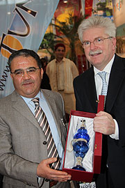 Naceur Mani, Direktor Fremdenverkehrsamt Tunesien, mit Minister Martin Zeil (Foto: Martin Schmitz)